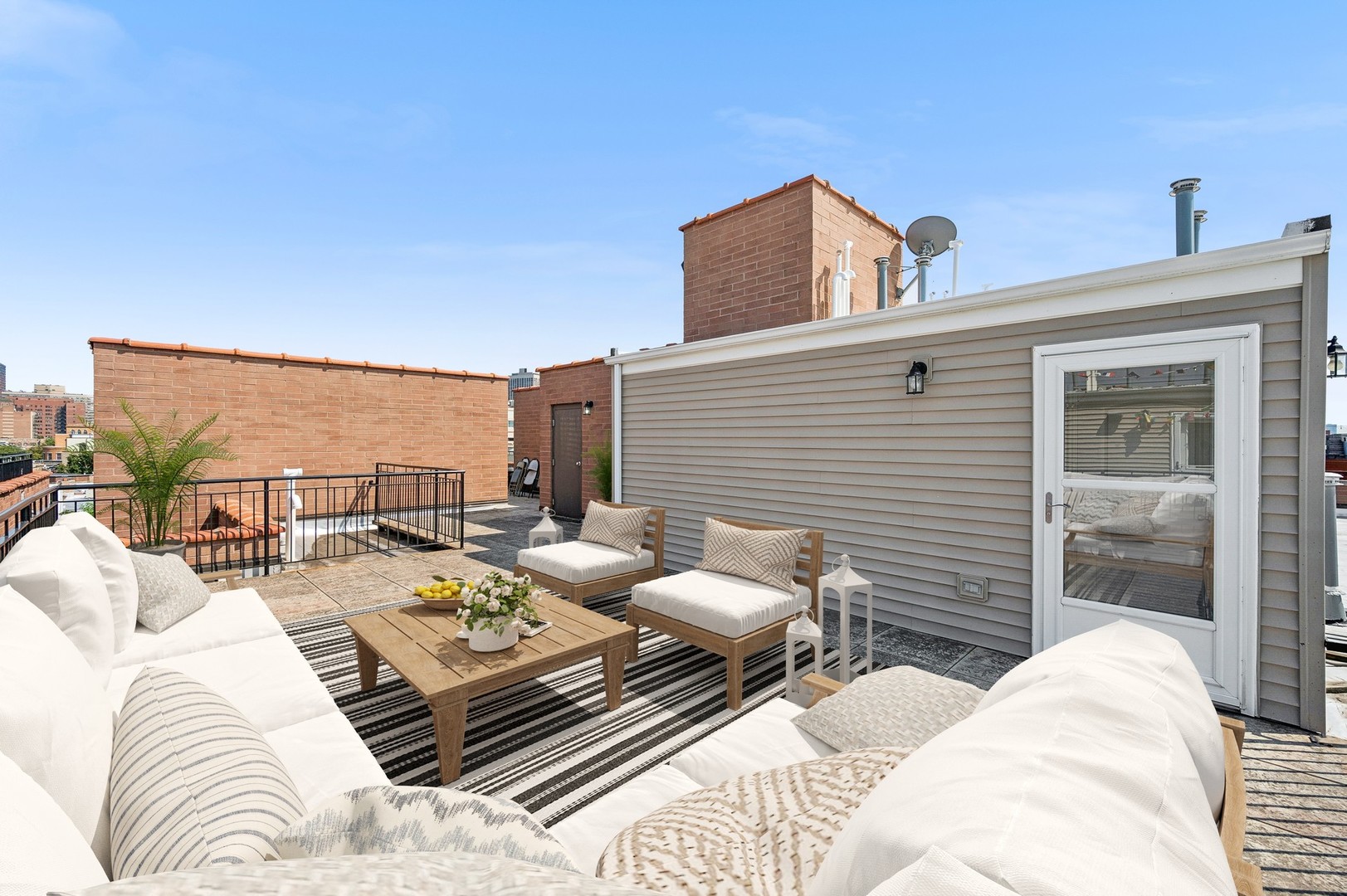 2859 N Halsted Street Unit: 401