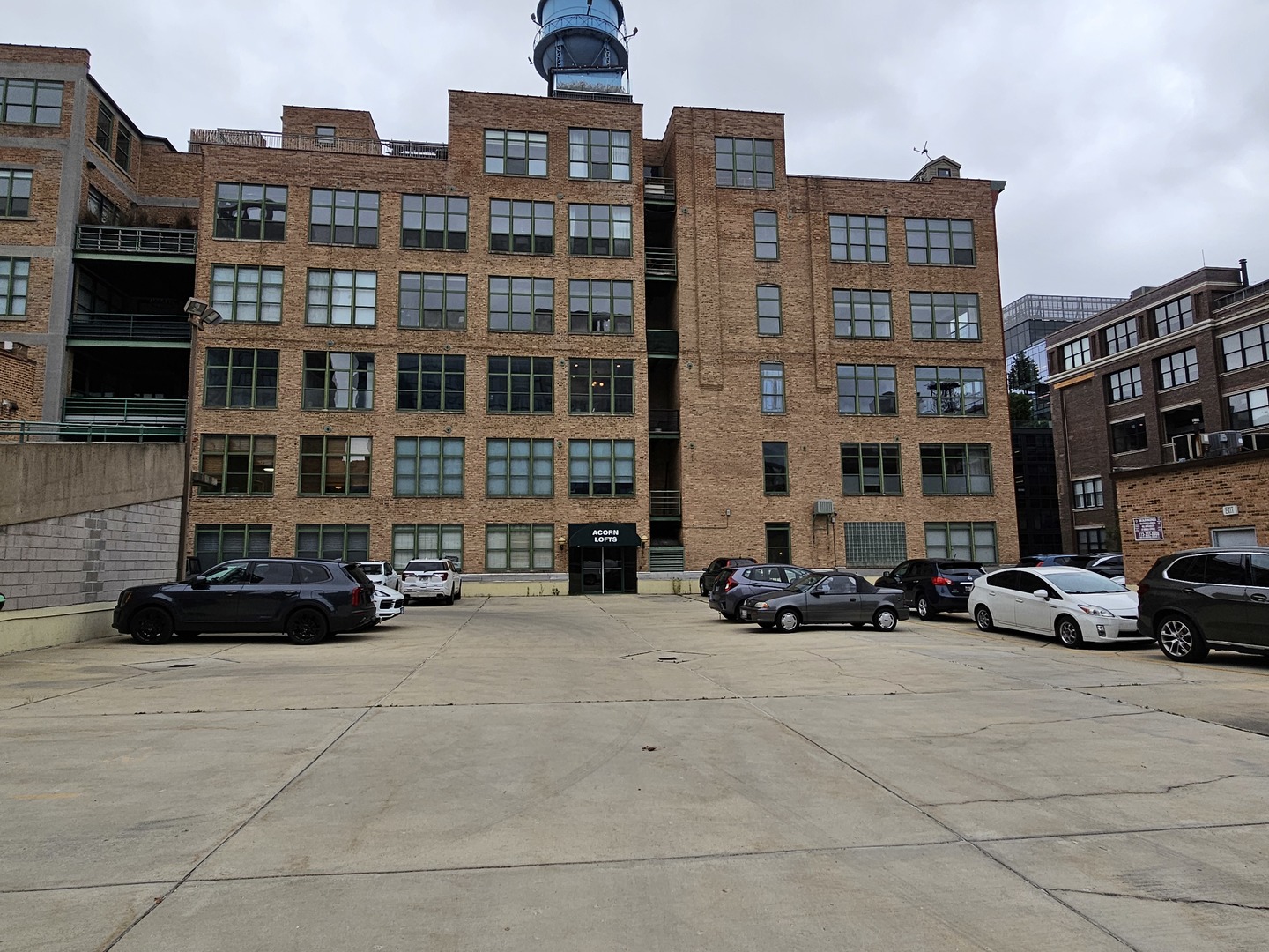 1001 W Washington Boulevard Unit: P2-24