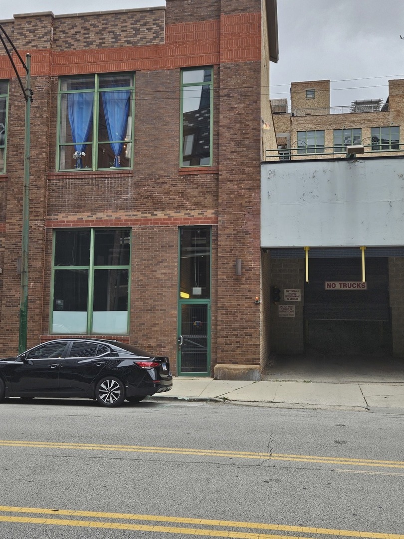 1001 W Washington Boulevard Unit: P2-24