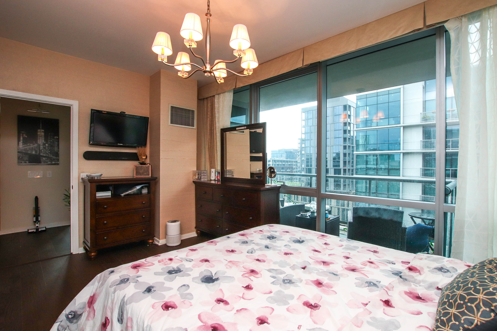 125 S Green Street Unit: 1001A