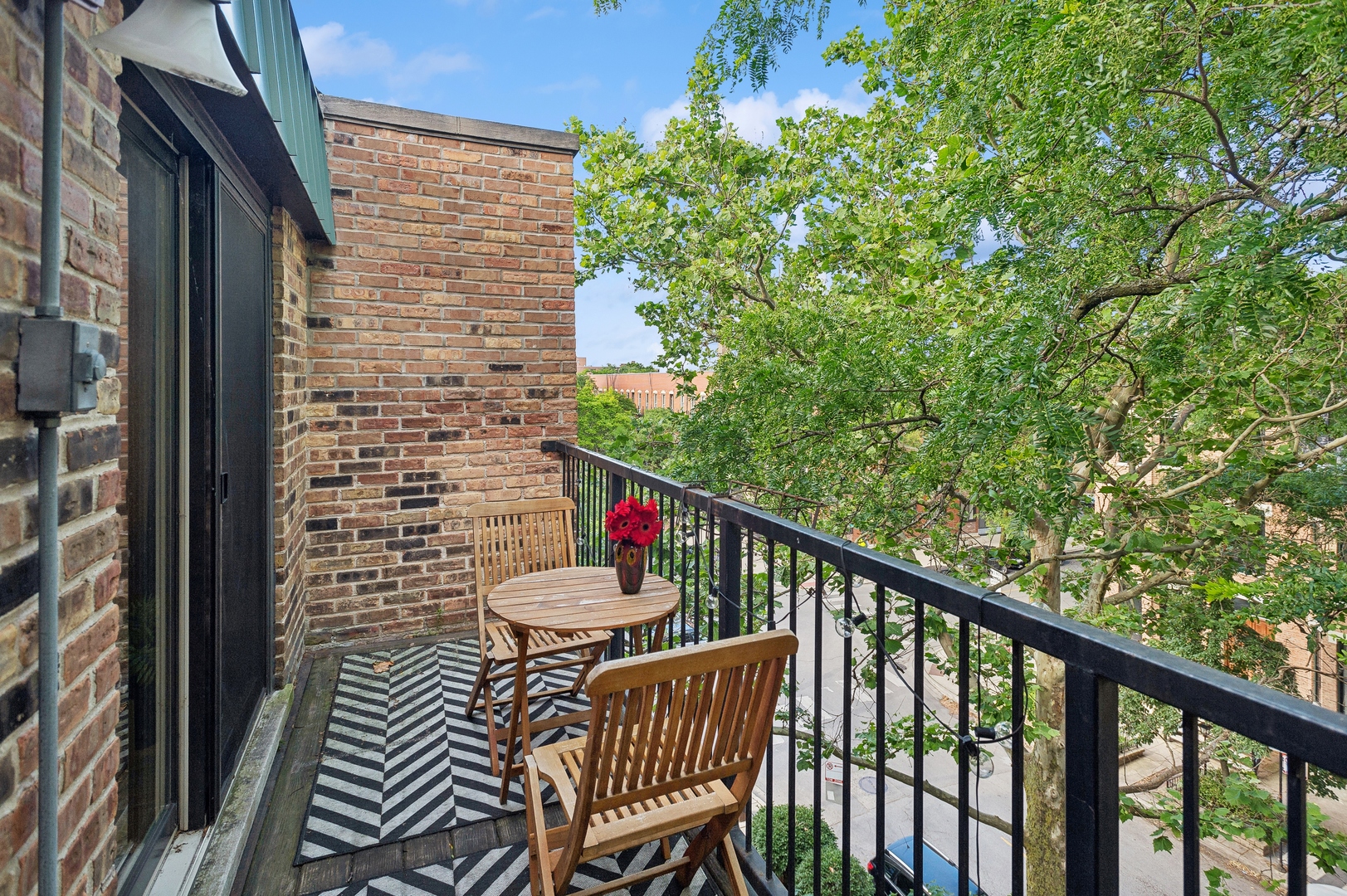 401 W Webster Avenue Unit: 501