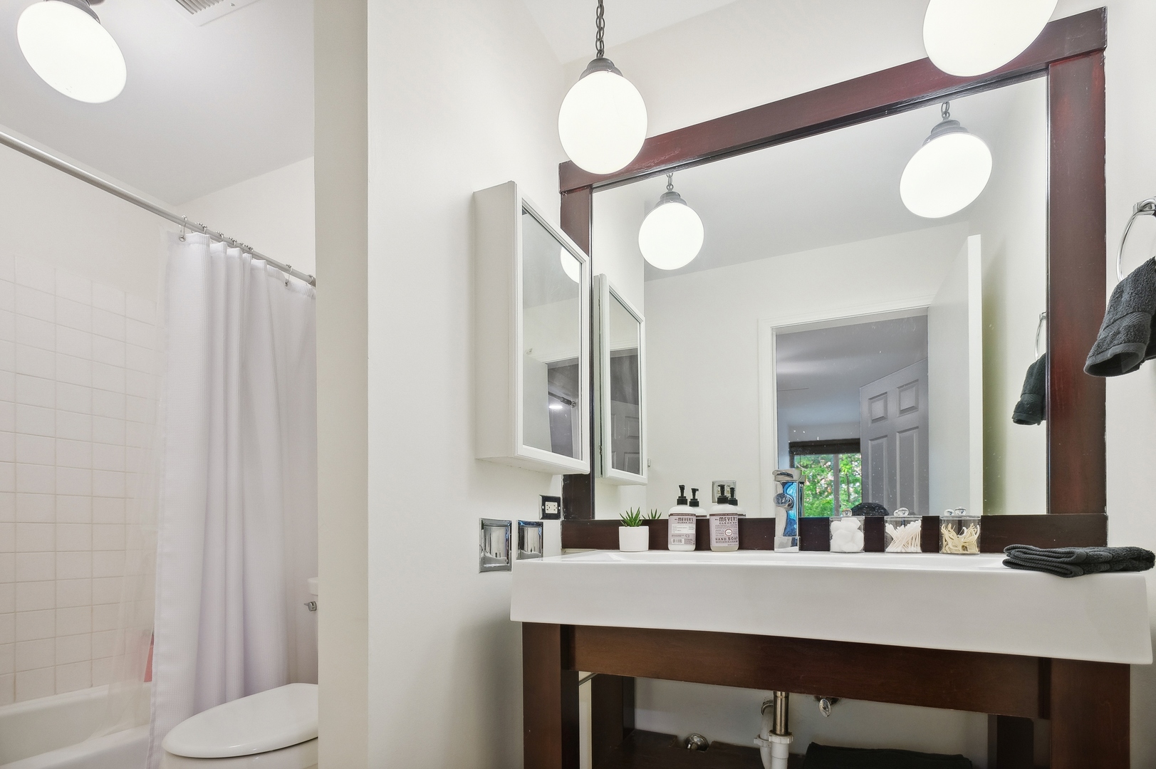 401 W Webster Avenue Unit: 501