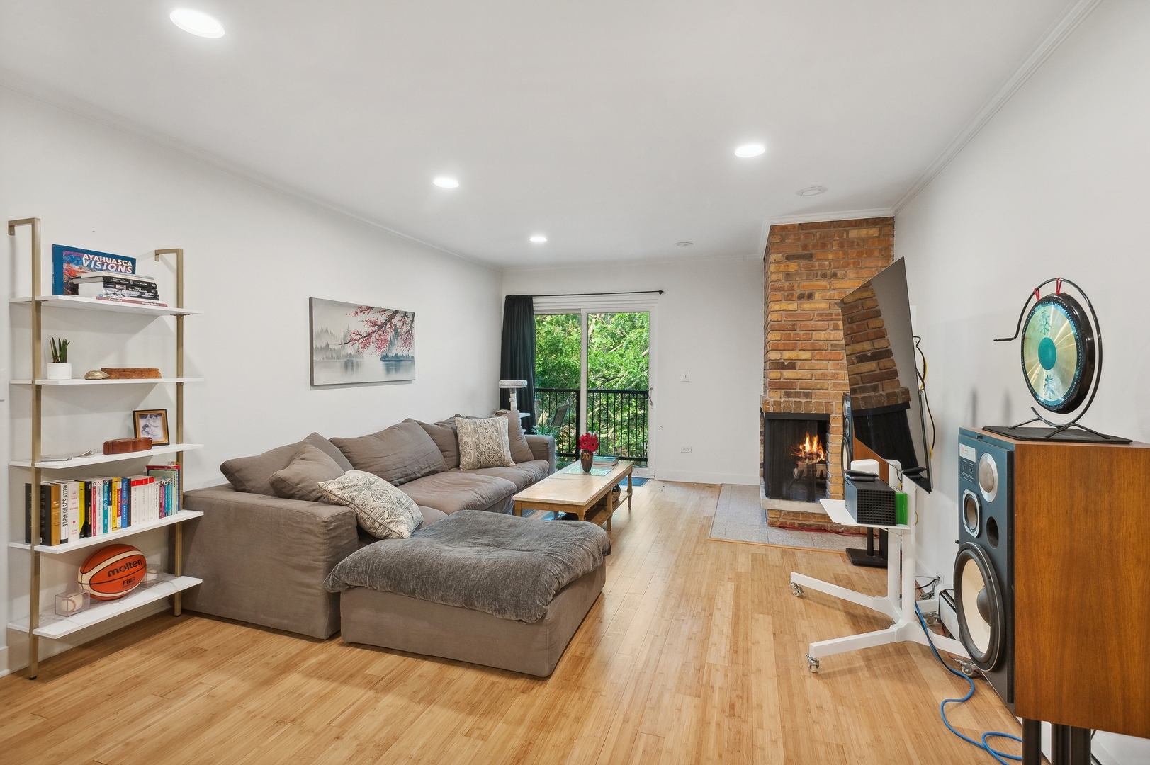 401 W Webster Avenue Unit: 501