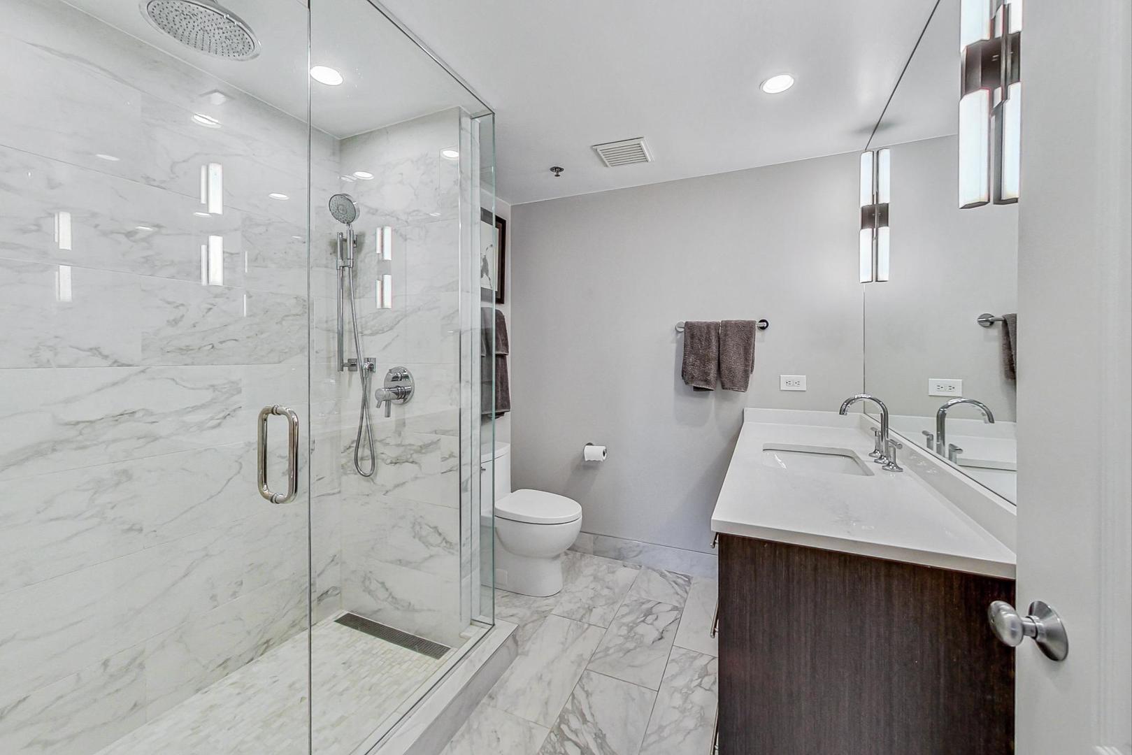 1212 N Wells Street Unit: 801