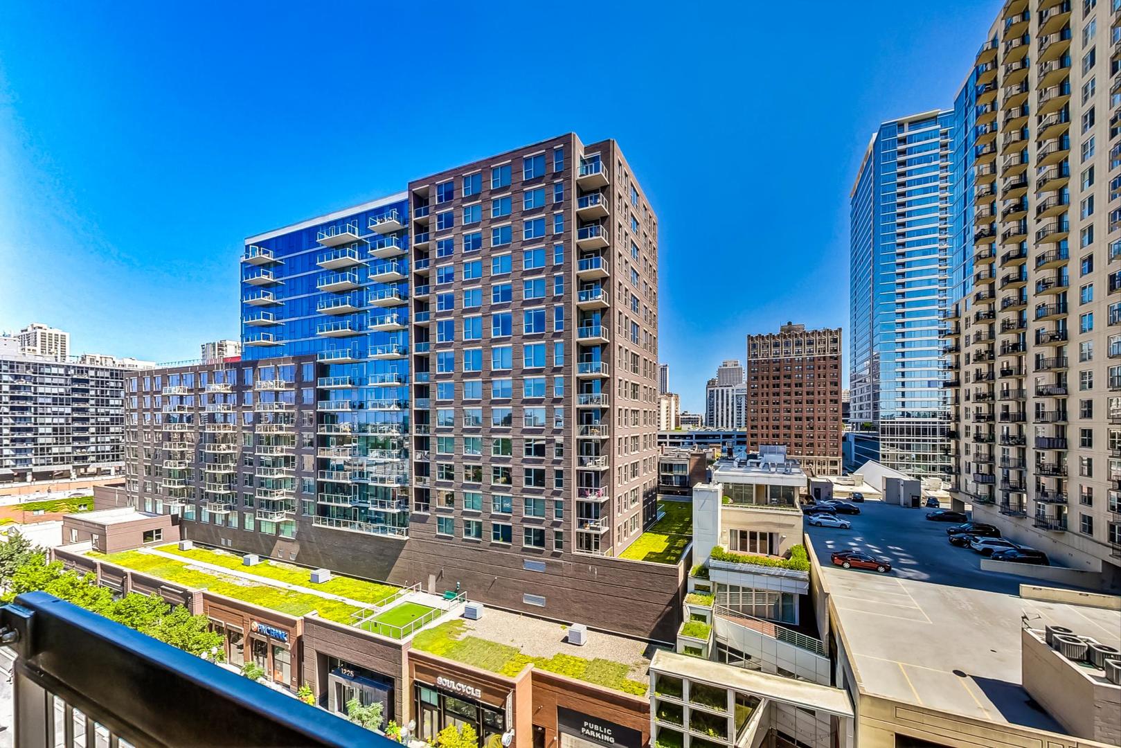 1212 N Wells Street Unit: 801