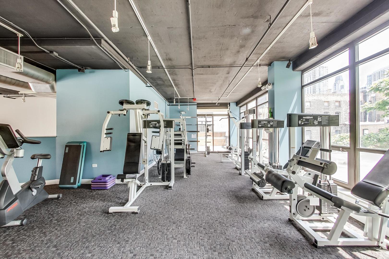 1212 N Wells Street Unit: 801