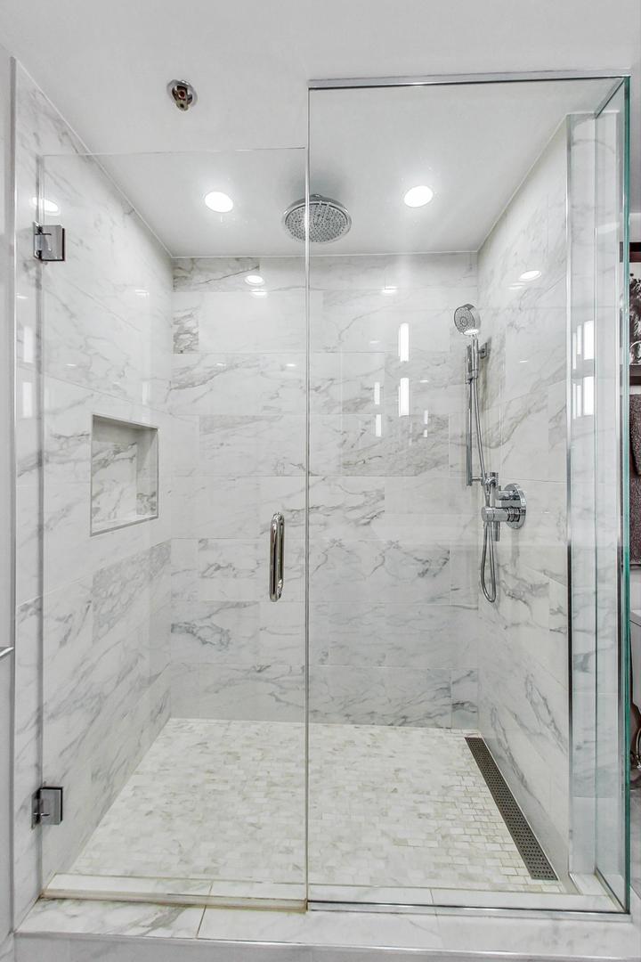 1212 N Wells Street Unit: 801