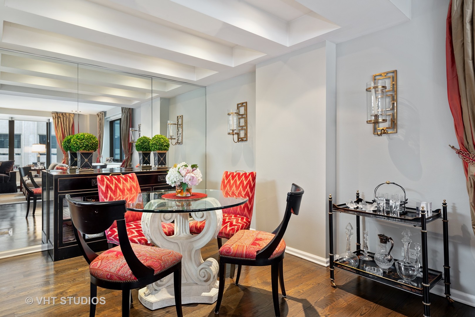 40 E DELAWARE Place Unit: 403