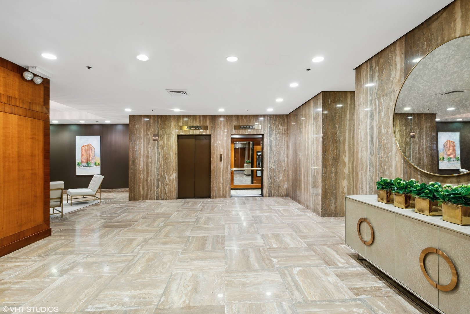 40 E DELAWARE Place Unit: 403