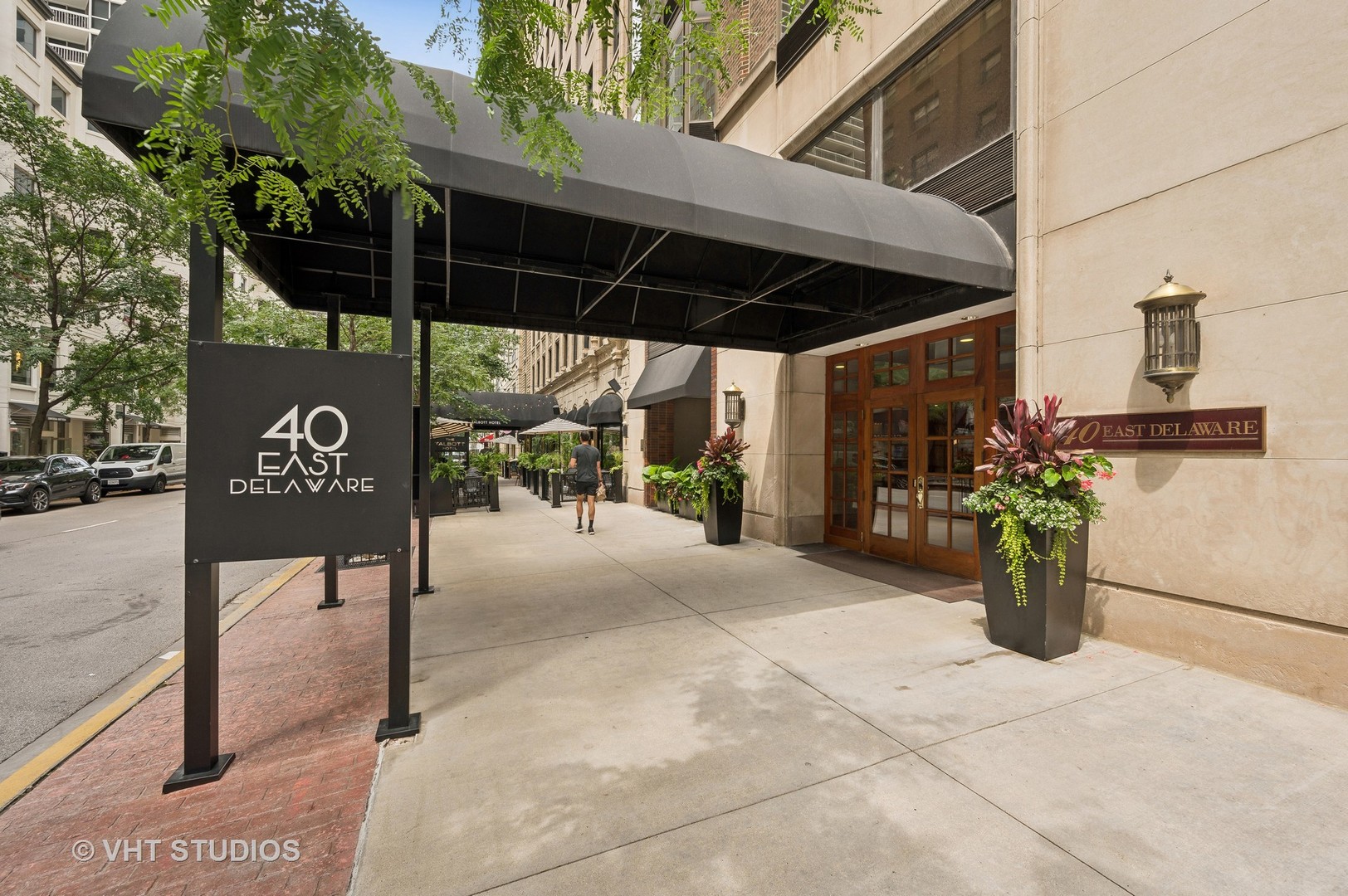 40 E DELAWARE Place Unit: 403