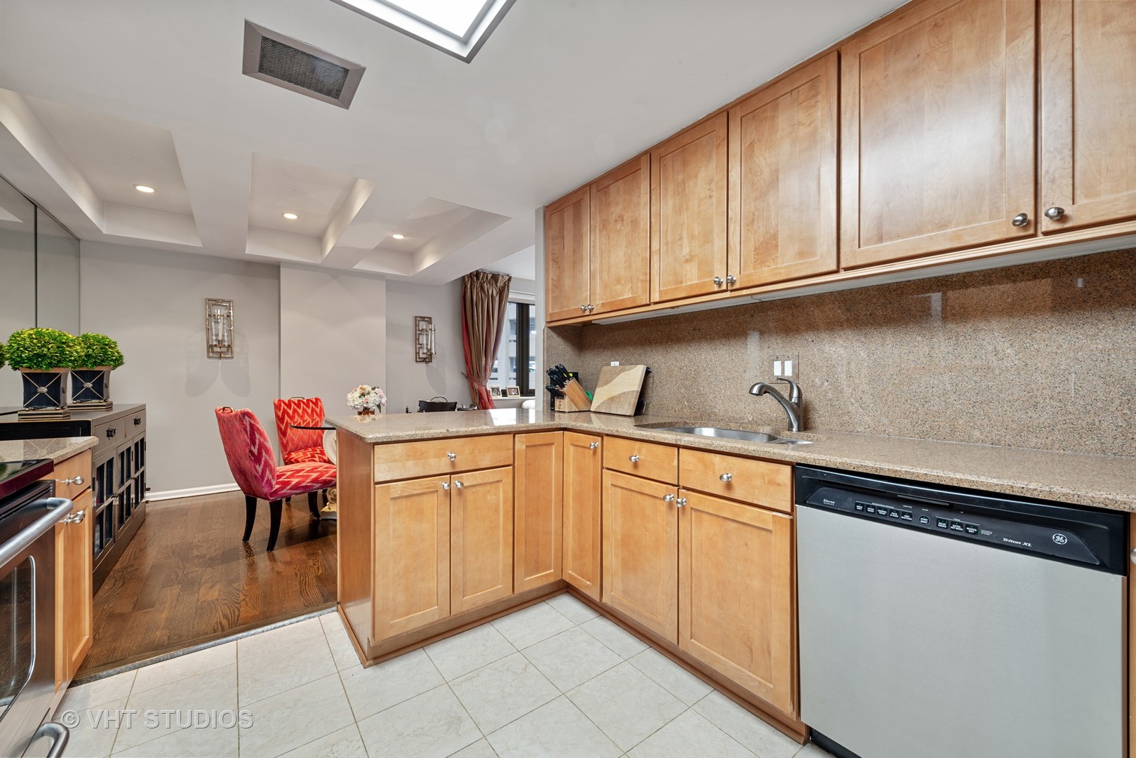 40 E DELAWARE Place Unit: 403