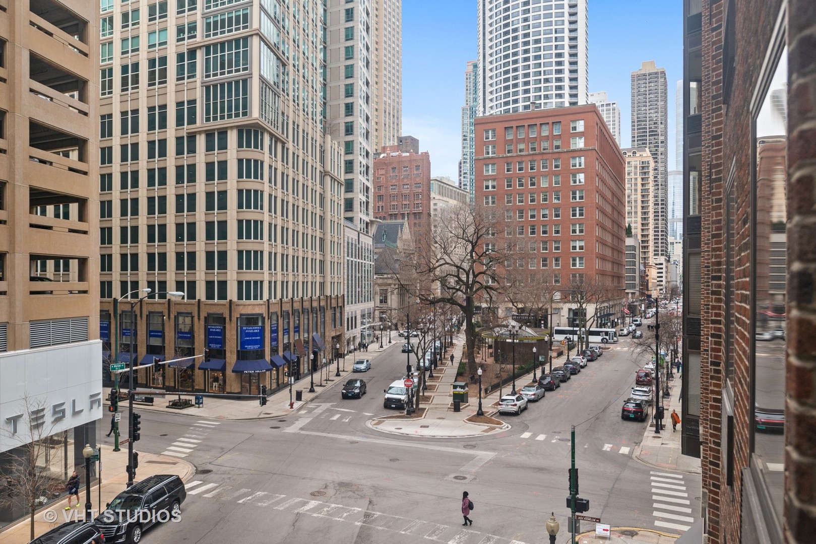 40 E DELAWARE Place Unit: 403
