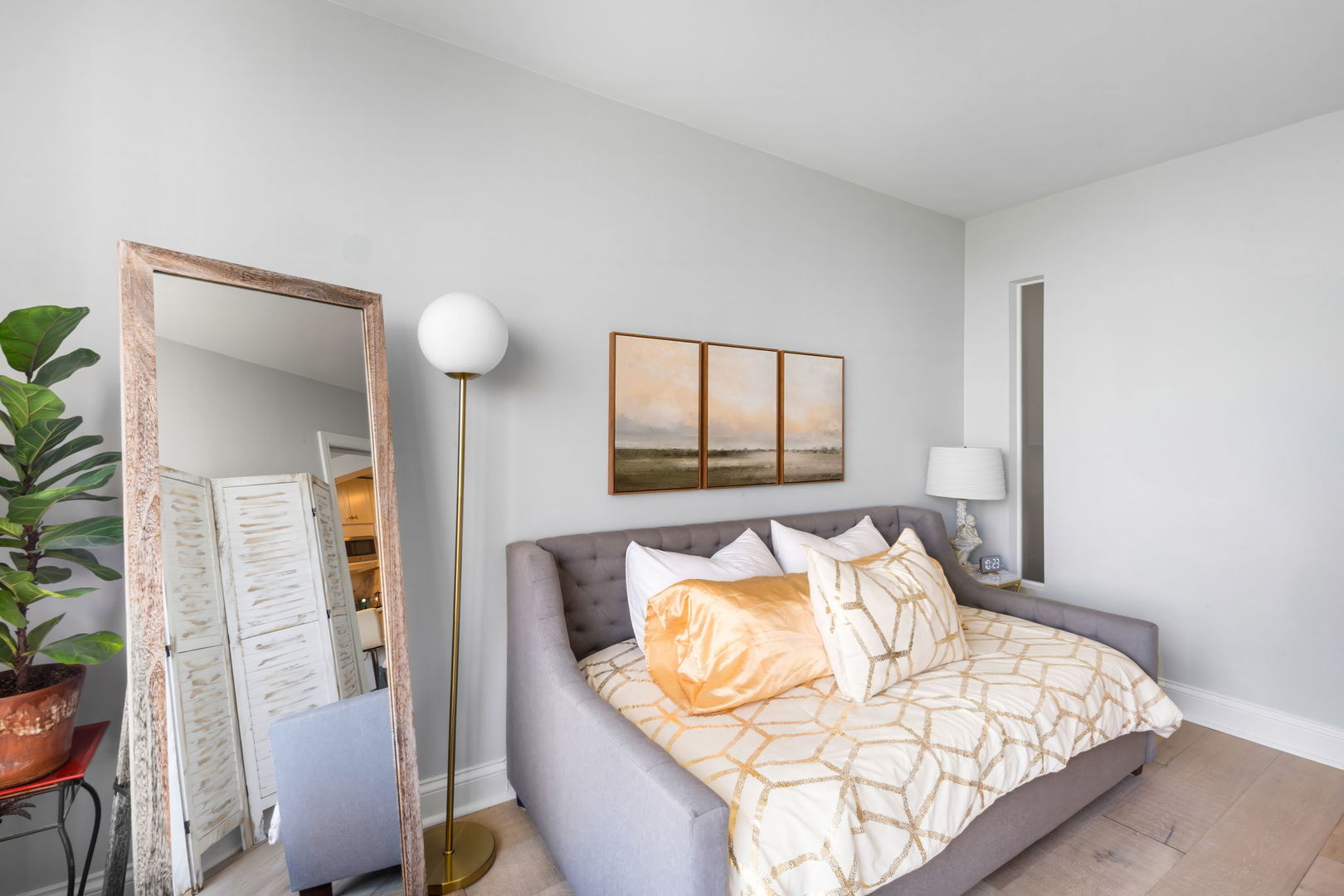1550 N Lake Shore Drive Unit: 25E