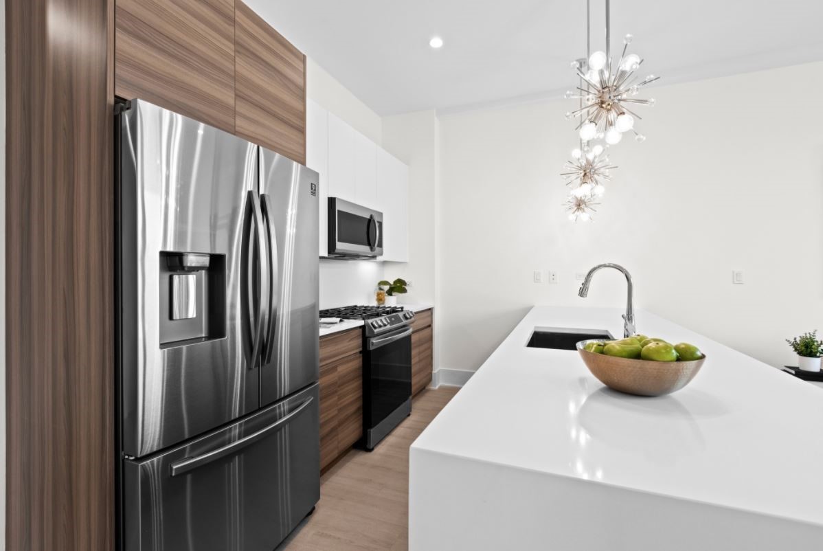 159 W North Avenue Unit: 202