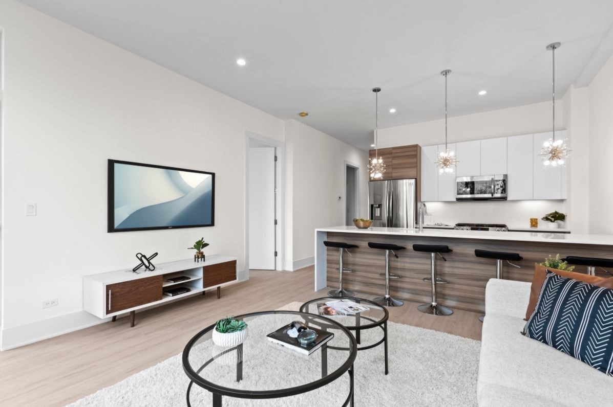 159 W North Avenue Unit: 202