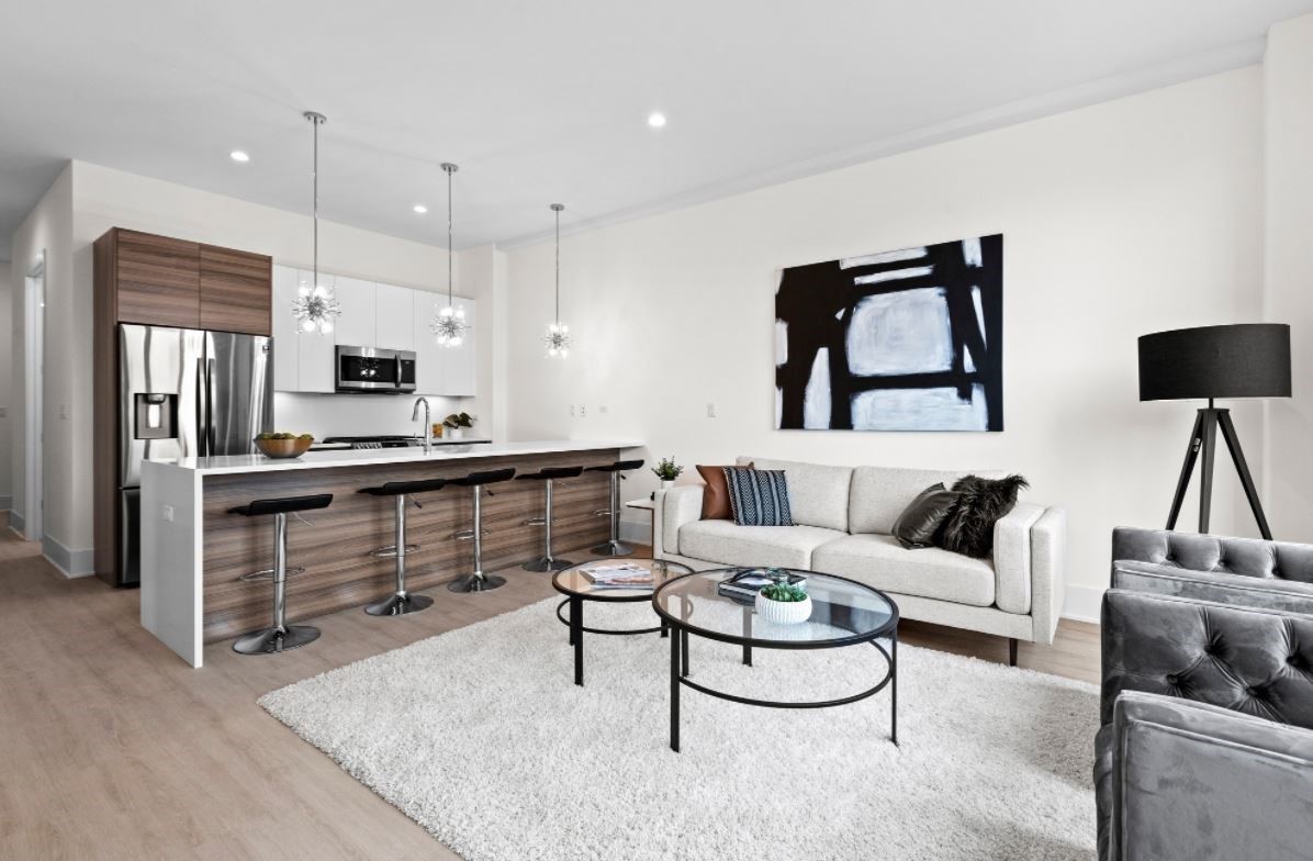 159 W North Avenue Unit: 202