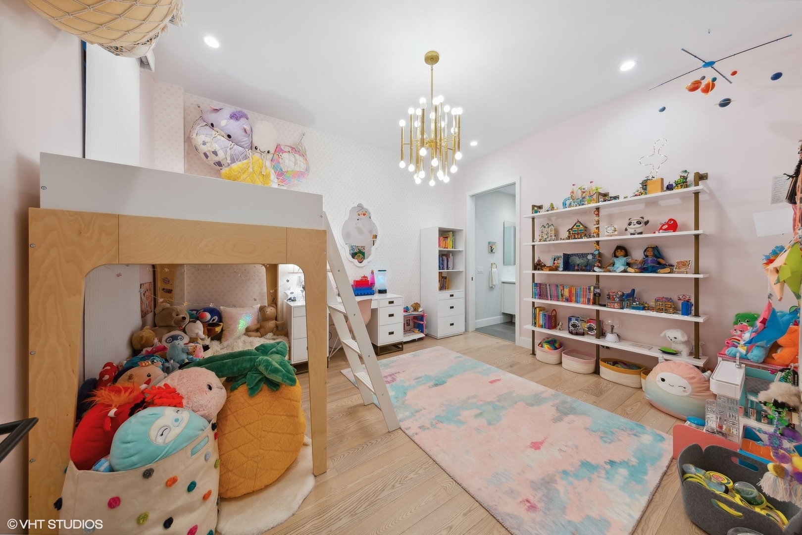 35 N Aberdeen Street Unit: 2S