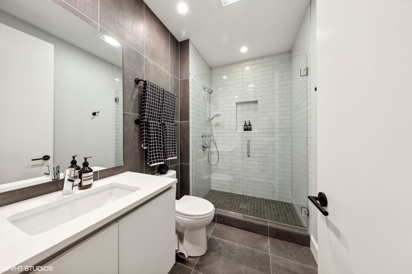 35 N Aberdeen Street Unit: 2S