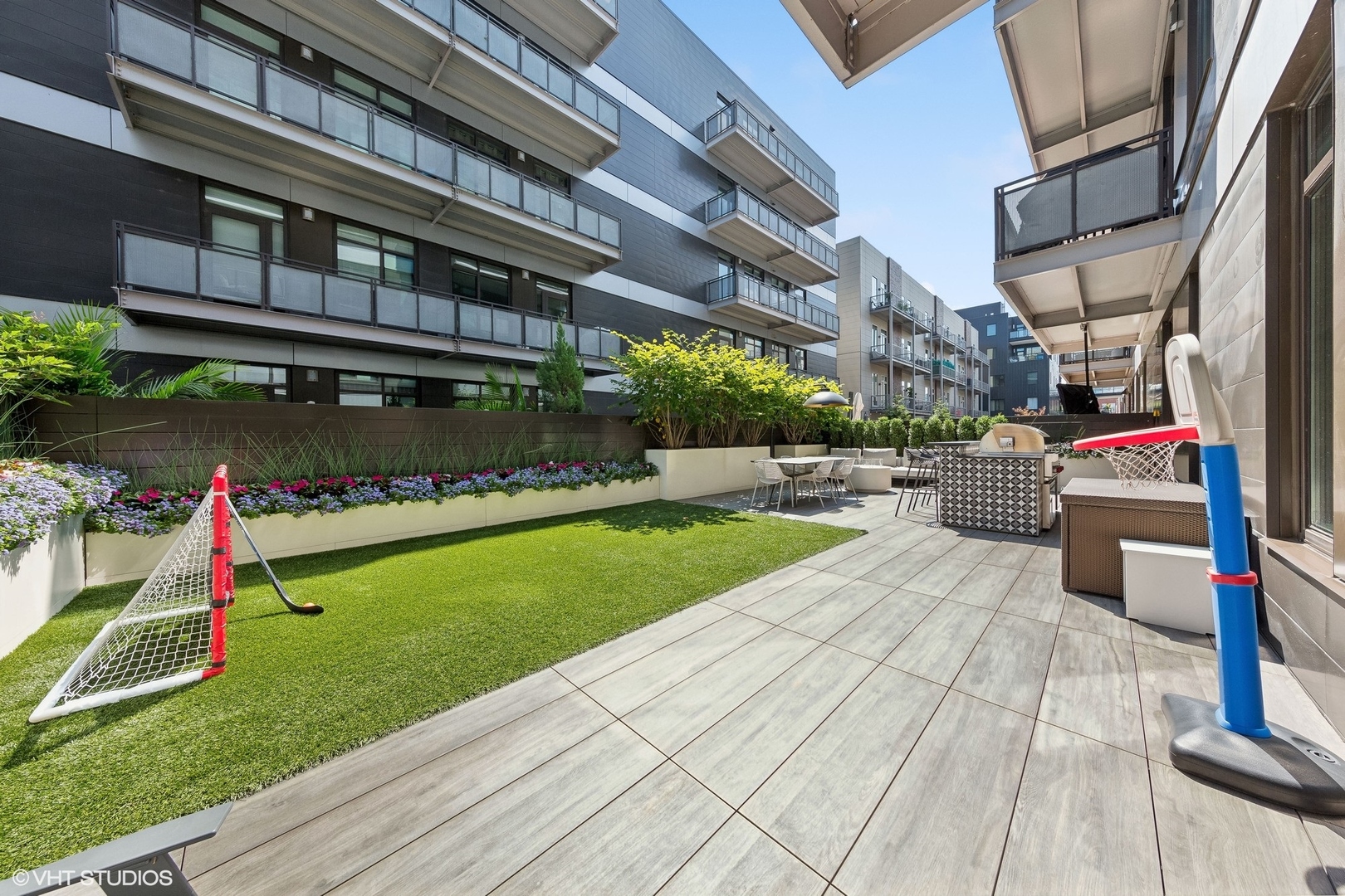 35 N Aberdeen Street Unit: 2S