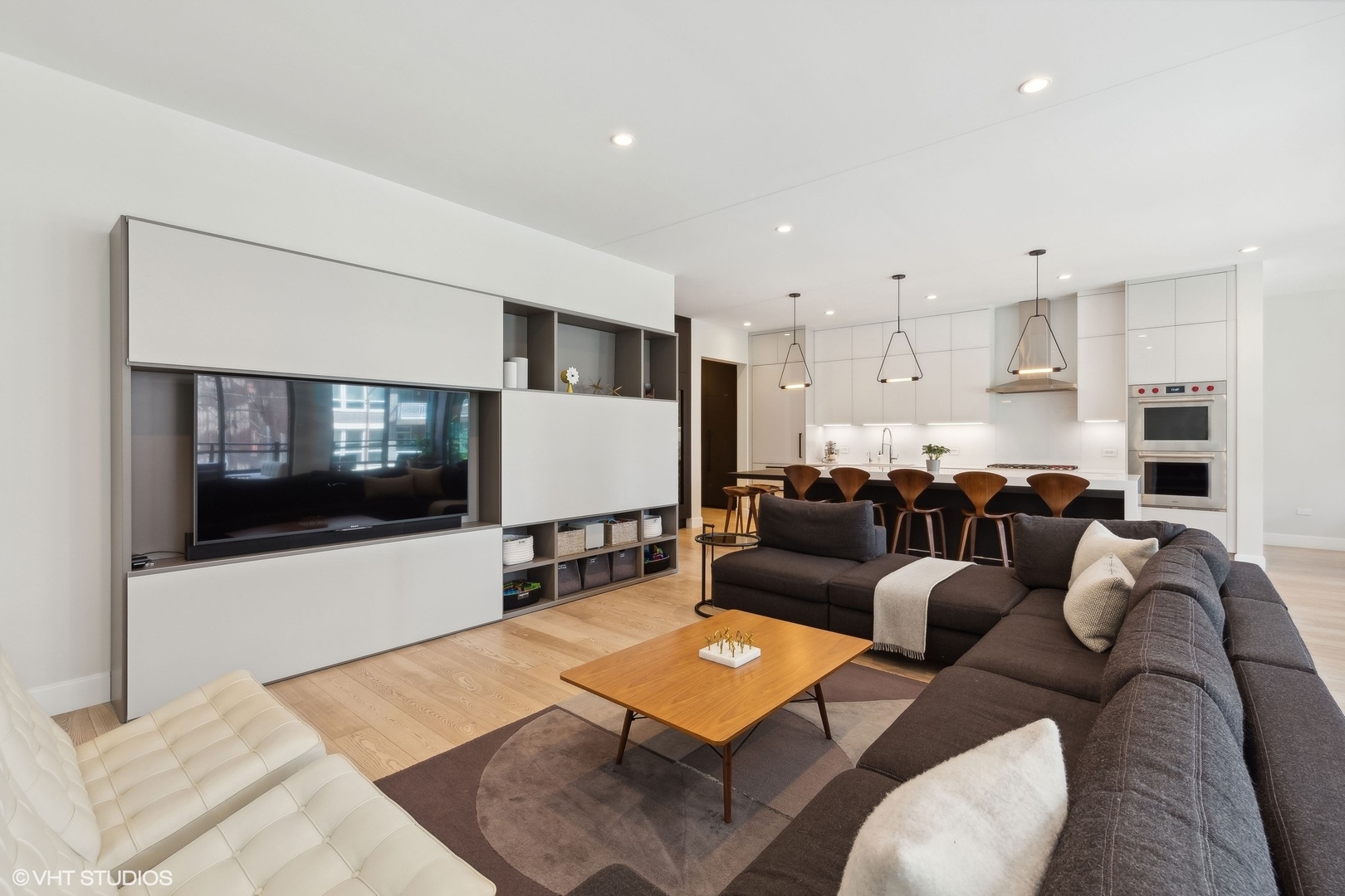 35 N Aberdeen Street Unit: 2S