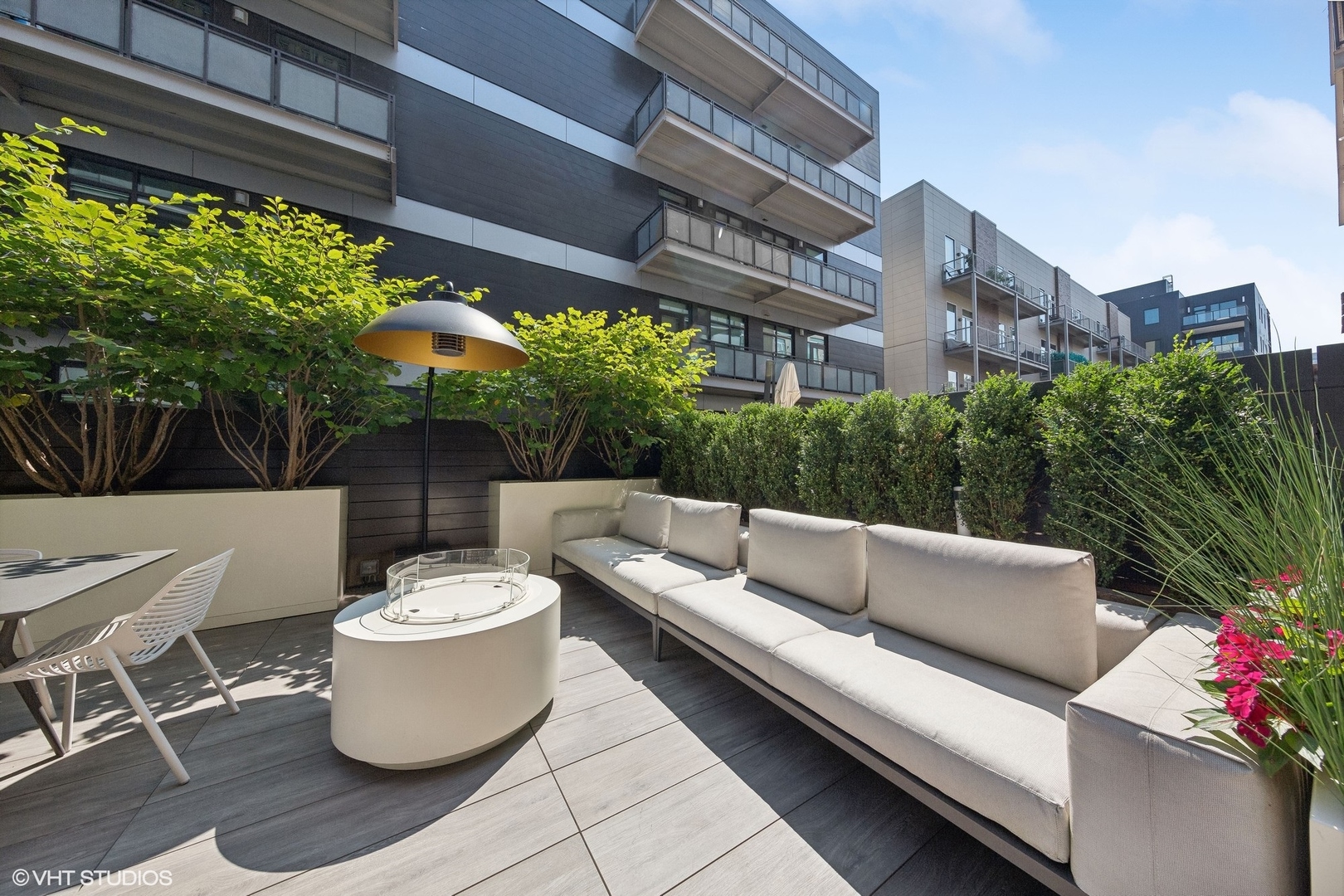 35 N Aberdeen Street Unit: 2S