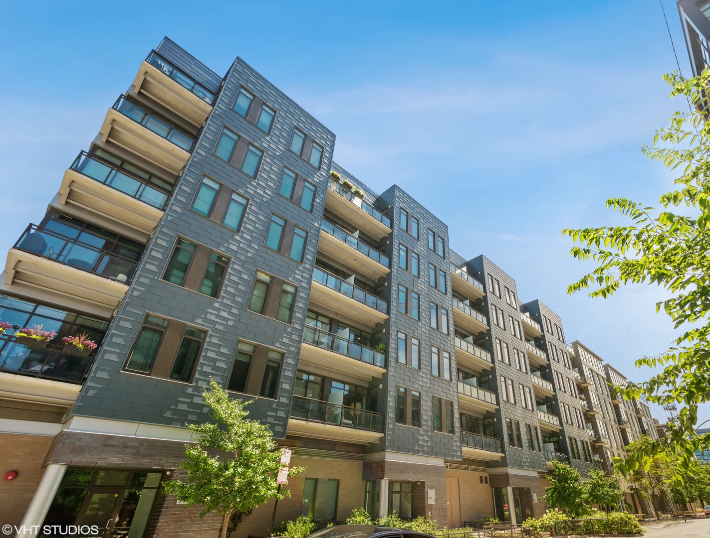 35 N Aberdeen Street Unit: 2S