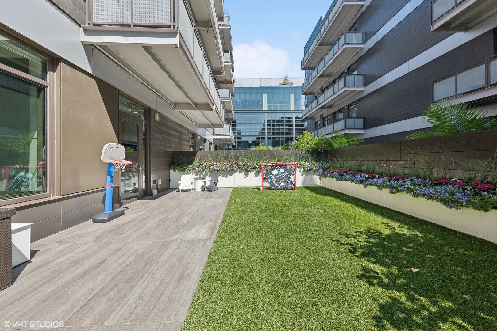 35 N Aberdeen Street Unit: 2S