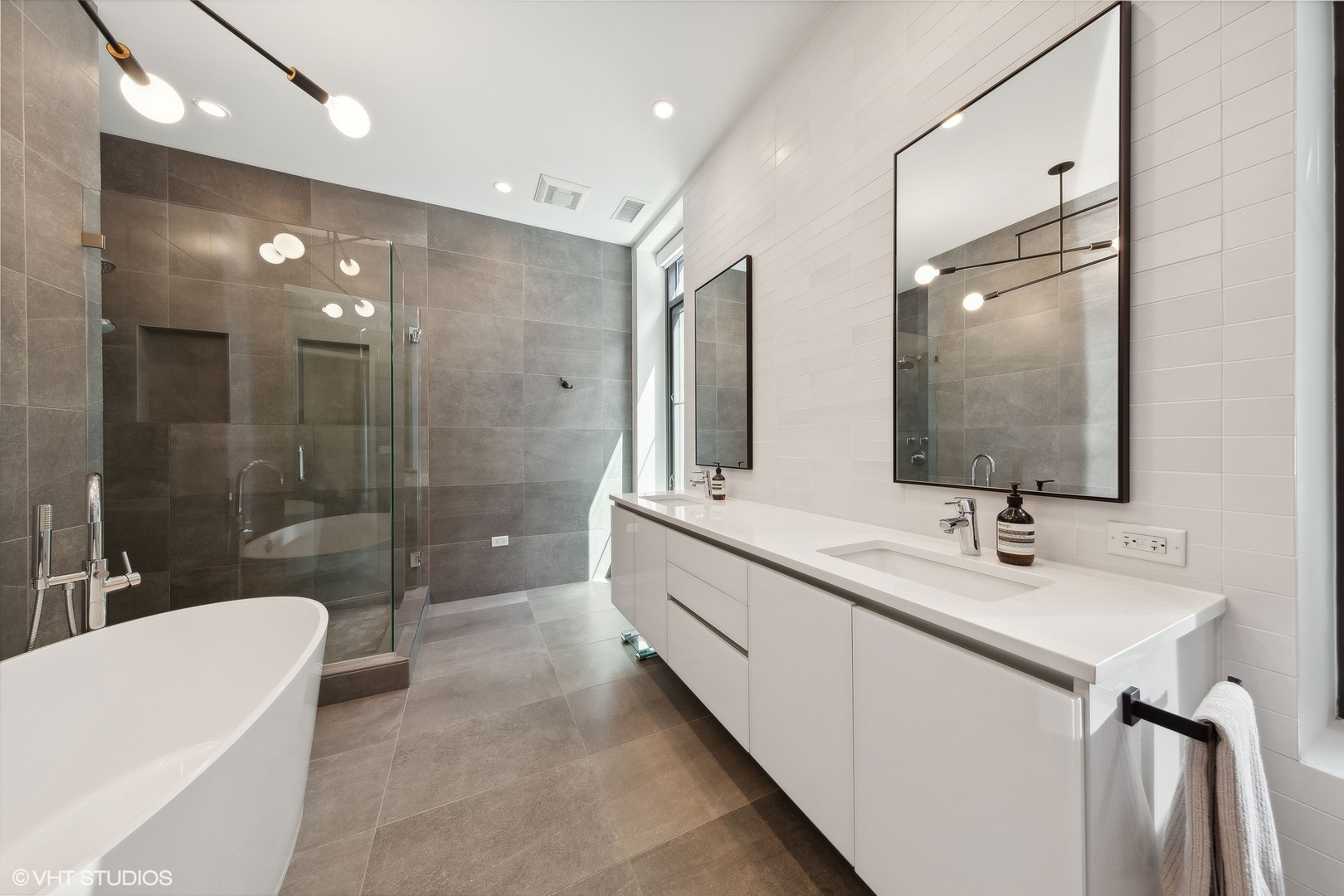 35 N Aberdeen Street Unit: 2S