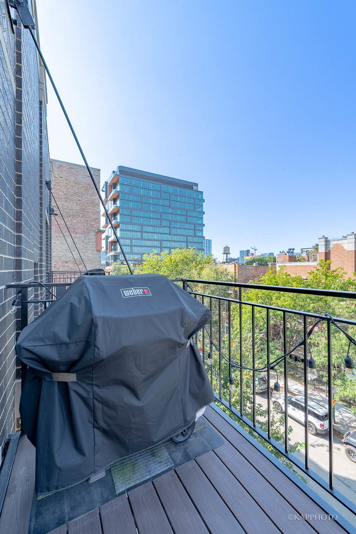 457 N Aberdeen Street Unit: 4N