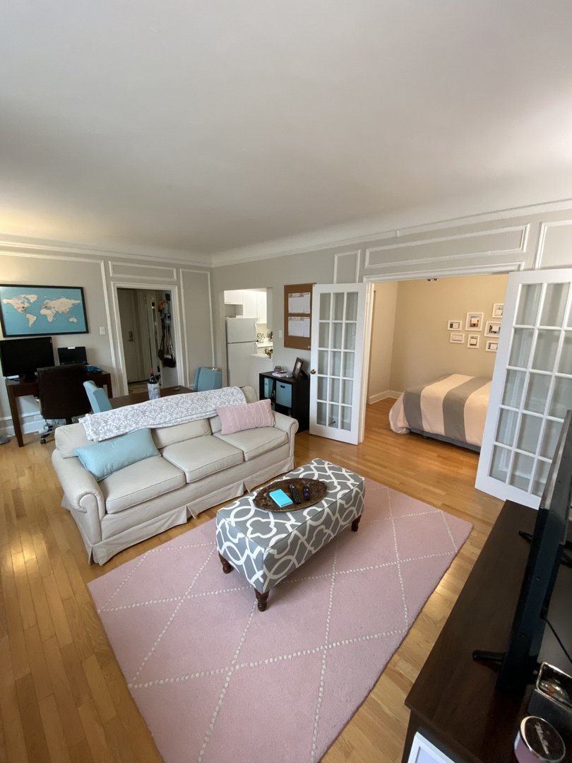 10 W Elm Street Unit: 905