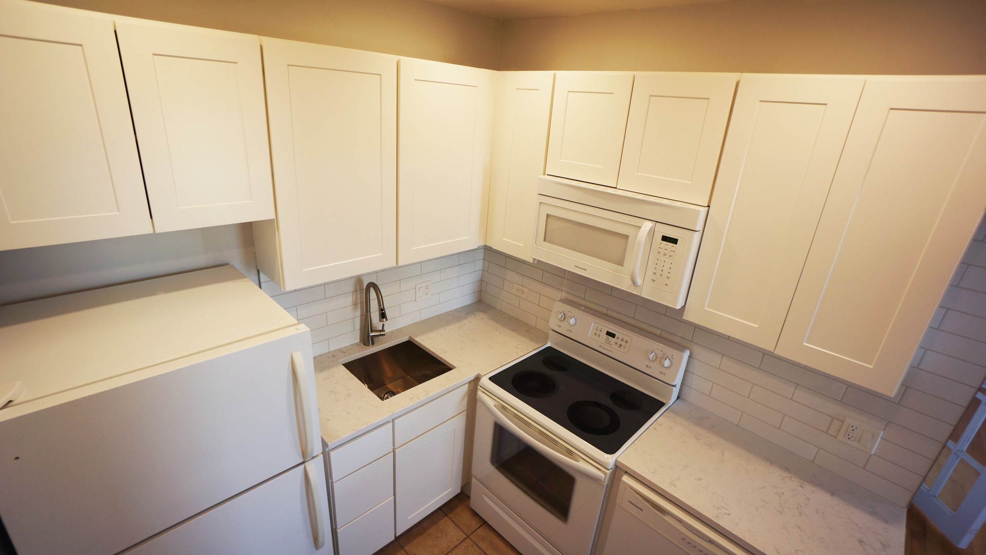 10 W Elm Street Unit: 905