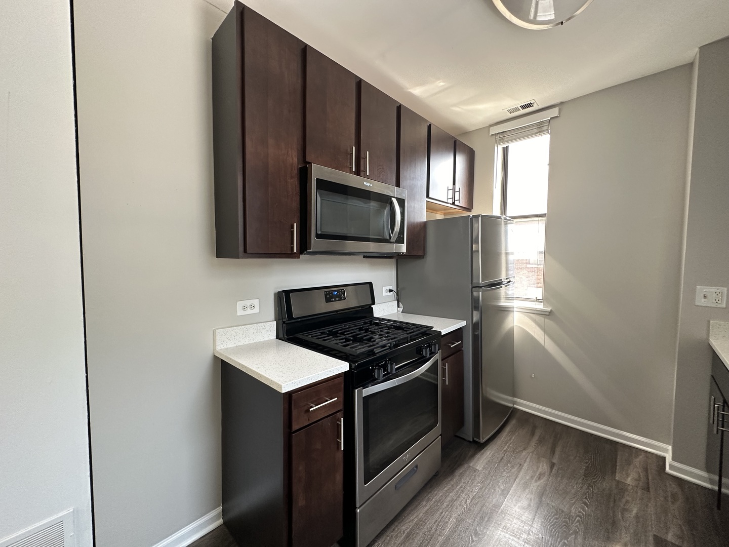 807 W Willow Street Unit: 2D