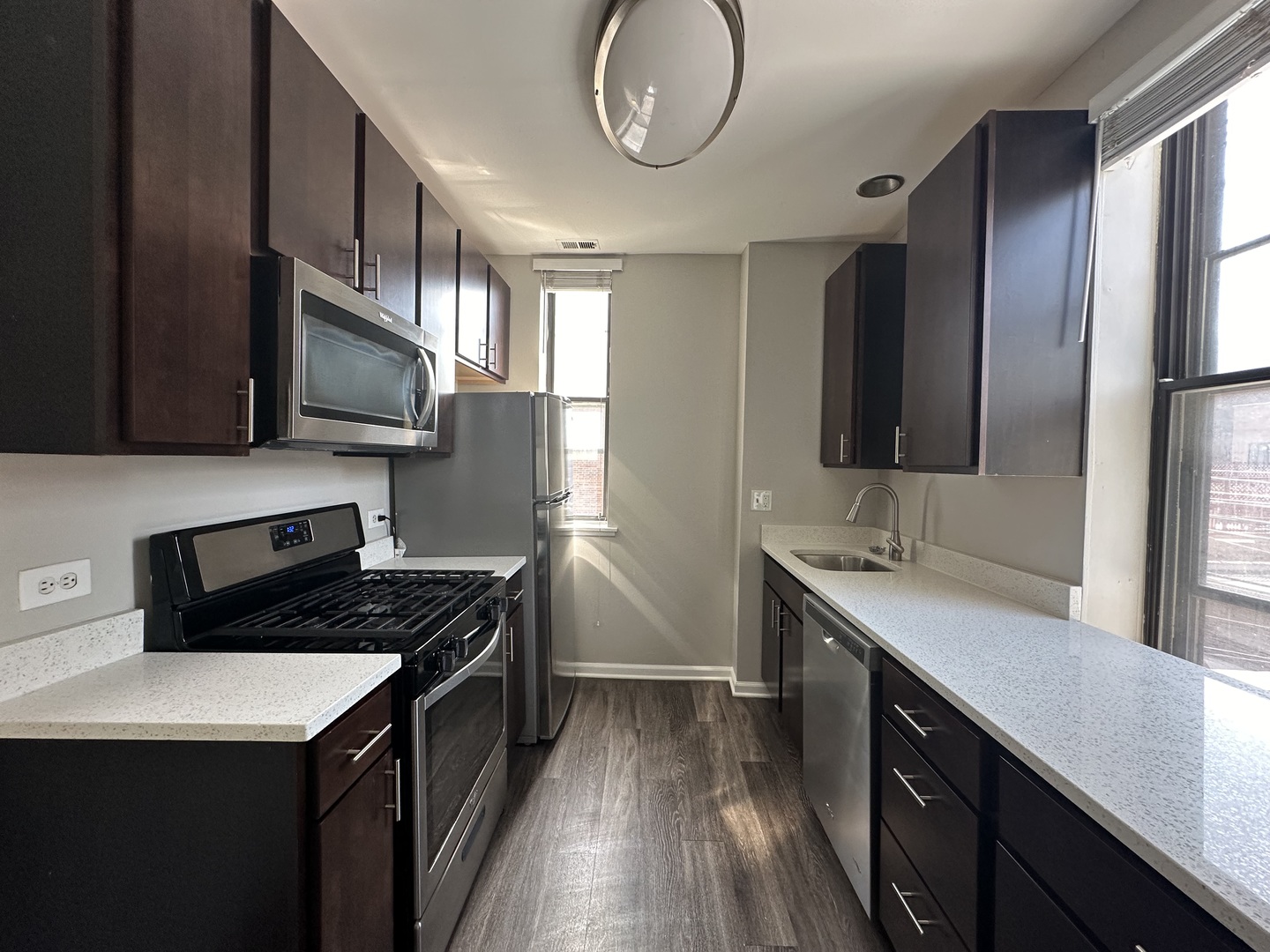 807 W Willow Street Unit: 2D