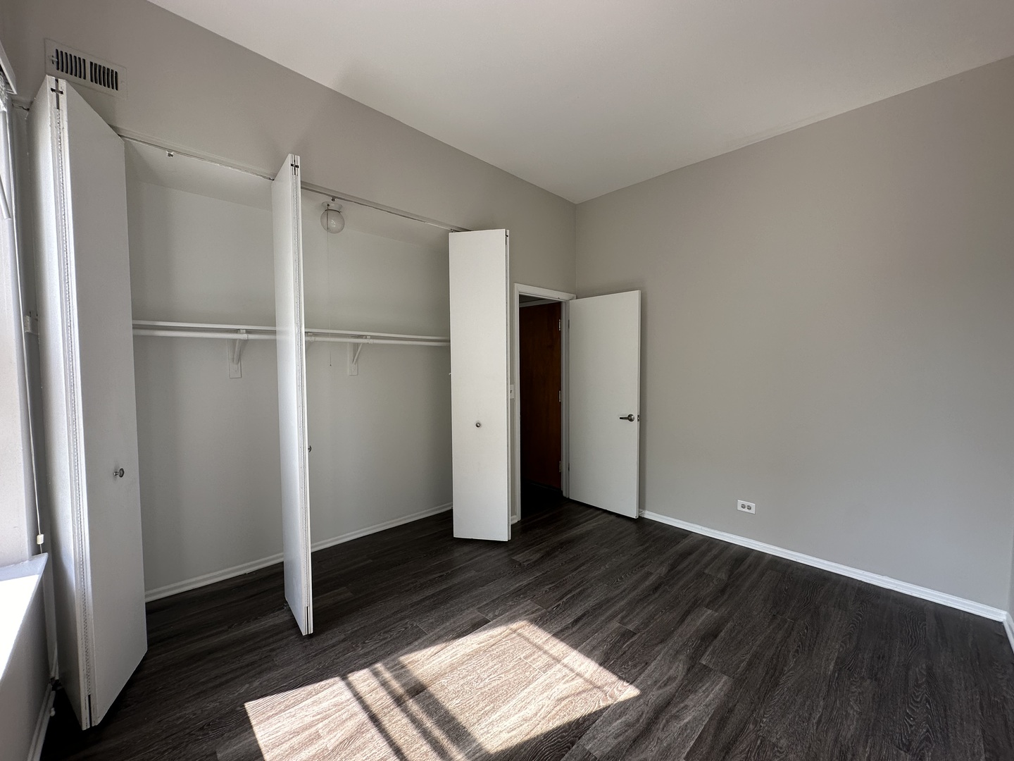 807 W Willow Street Unit: 2D