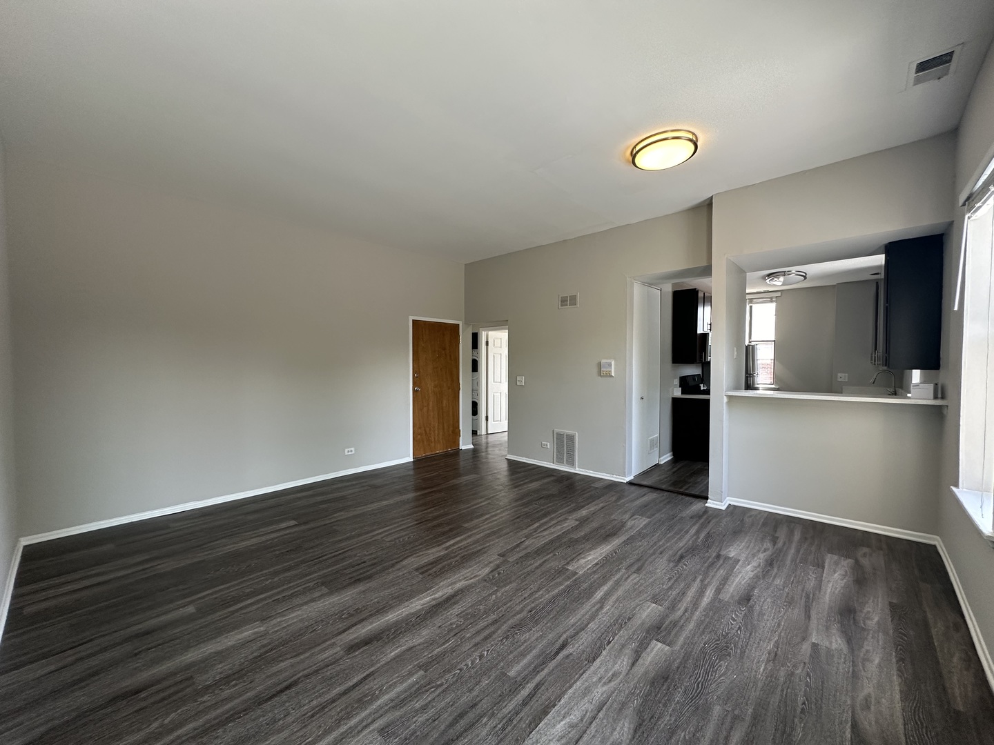 807 W Willow Street Unit: 2D