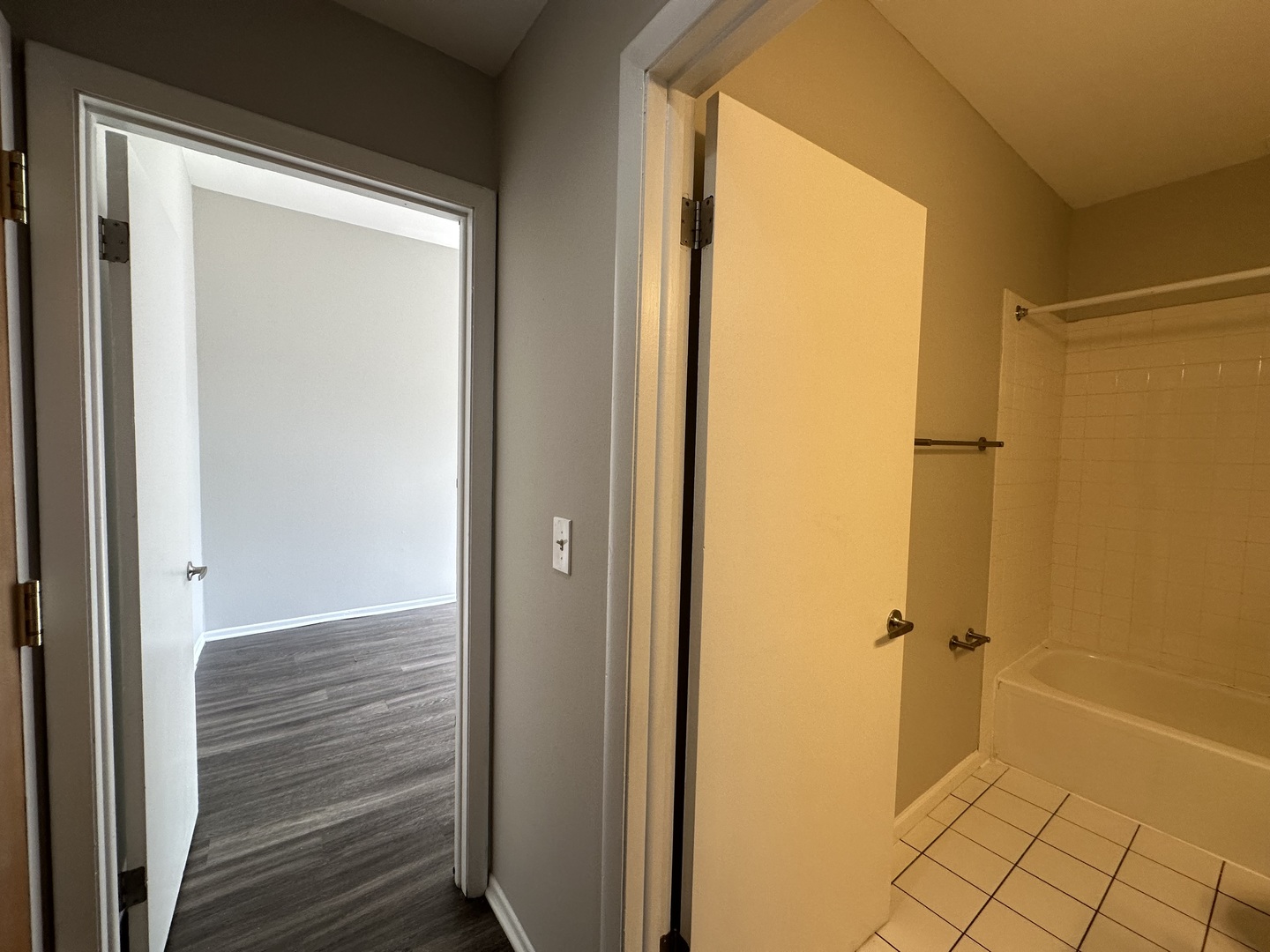 807 W Willow Street Unit: 2D