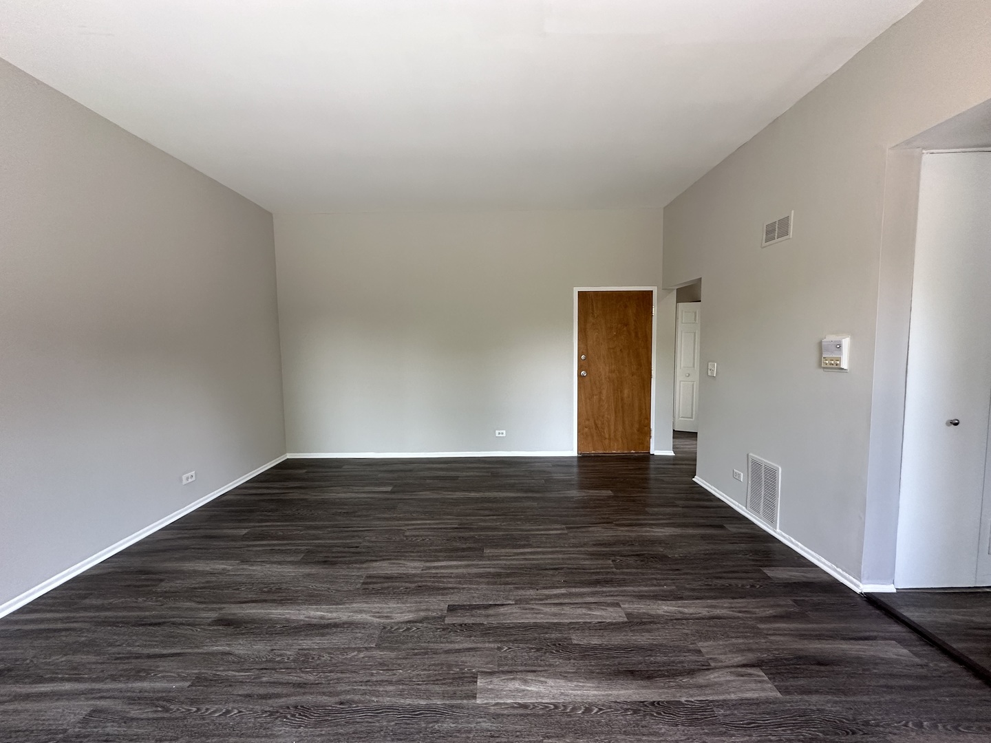 807 W Willow Street Unit: 2D