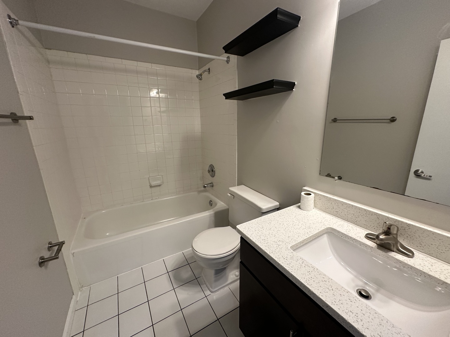 807 W Willow Street Unit: 2D