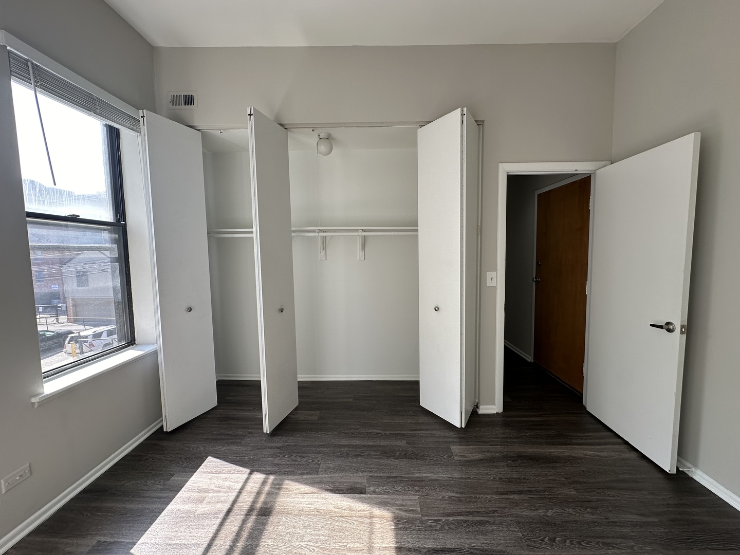807 W Willow Street Unit: 2D