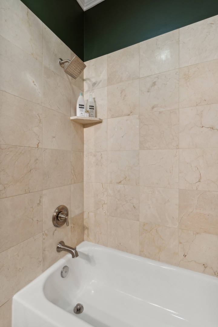 1632 W Erie Street Unit: 1