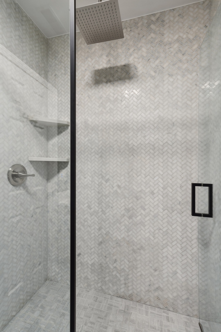 1632 W Erie Street Unit: 1