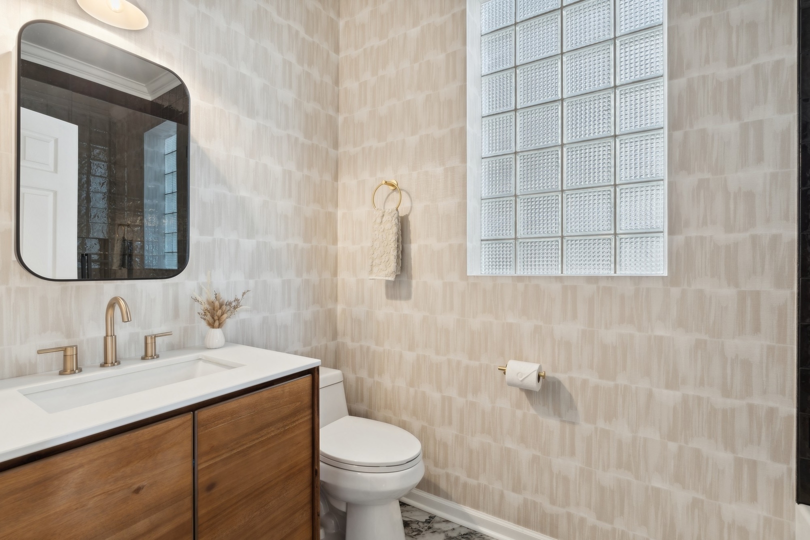 1632 W Erie Street Unit: 1