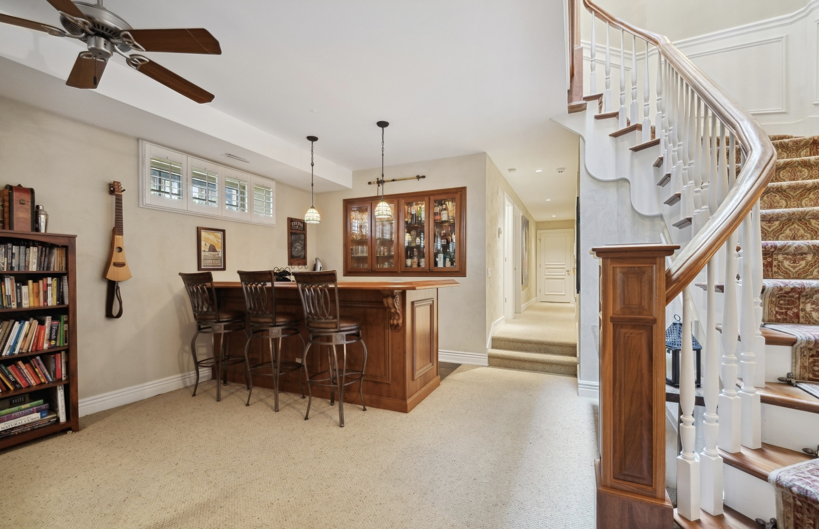 829 W Oakdale Avenue