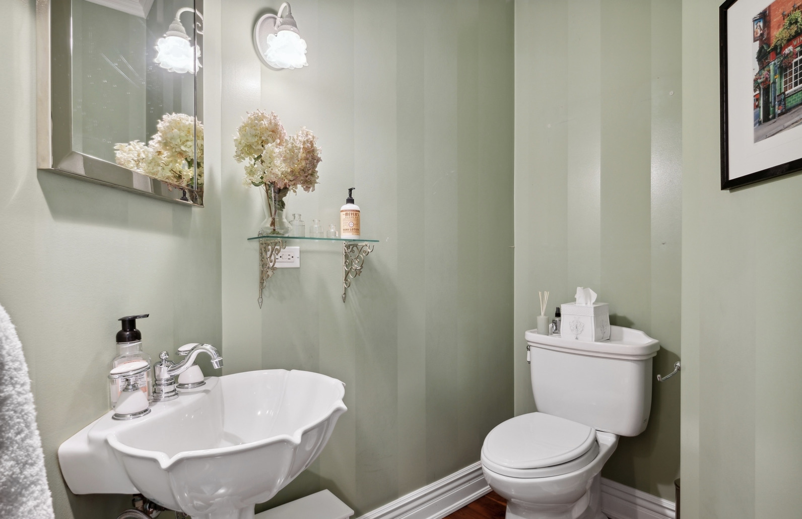 829 W Oakdale Avenue