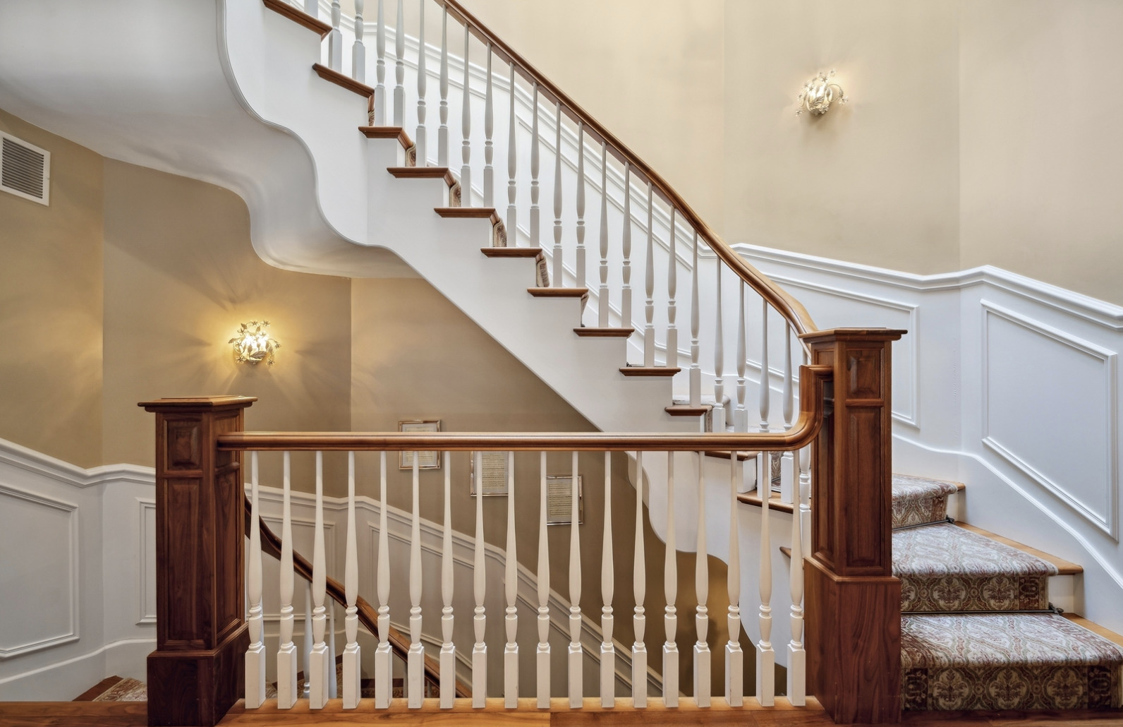 829 W Oakdale Avenue