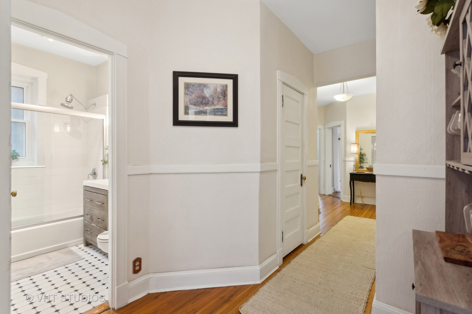 1964 N Howe Street Unit: 2