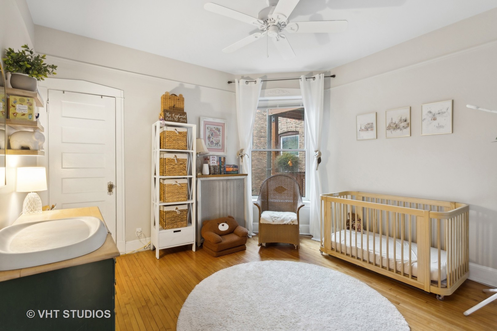 1964 N Howe Street Unit: 2