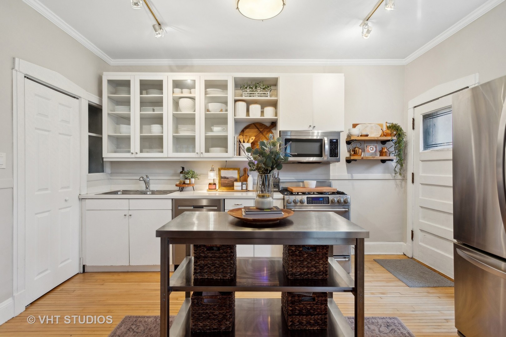 1964 N Howe Street Unit: 2