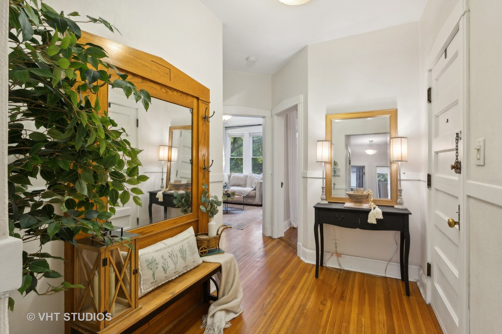 1964 N Howe Street Unit: 2