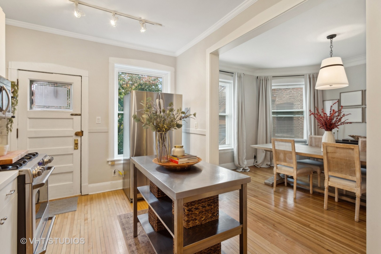 1964 N Howe Street Unit: 2